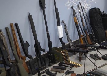 Snajpera, anti-tanke, municione e radio policie/ VIDEO se çfarë gjeti RENEA brenda 18 bazave të armëve luftarake në Tiranë