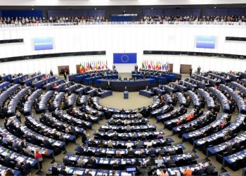 Parlamenti Europian miraton certikatën e re për COVID-19