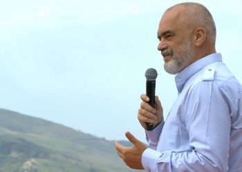 Rama nga Gramshi: Luftën me Covid mund ta fitojë vetëm PS, me të tjerët harrojeni