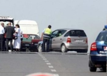 Aksident në autostradë, plagoset një person tek mbikalimi i Sukthit, dërgohet në spital