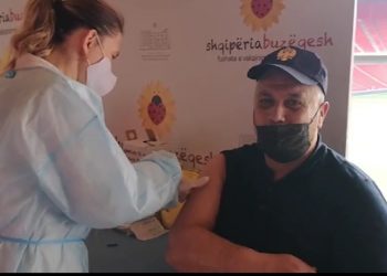 Pas Tiranës e Kukësit, nis edhe në Shkodër vaksinimi i gazetarëve dhe efektivëve të policisë