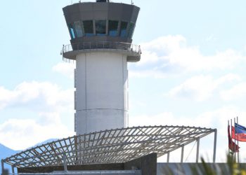 Detaje nga gjyqi i kontrollorëve/ Flora Ndreca shpërthen në lot, gjykata lë ‘porosi’ për të katërtin
