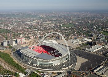 Lajm i mirë/ Finalja e Wembley luhet me tifozë