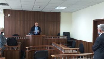 Akuzohet për ngacmim seksual, ish-ministri i Shëndetësisë dënohet me dy vite burg