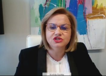 Bushka: Presidenti ka bërë shkelje flagrante! Hyseni: Nëse e ngremë këtë komision para 9 majit, është në përputhje me ligjin