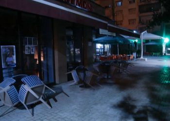 Lehtësimi i masave/ Mjekët: Të hiqet ora policore dhe detyrimi për maskat, por të mos hiqet ora për…