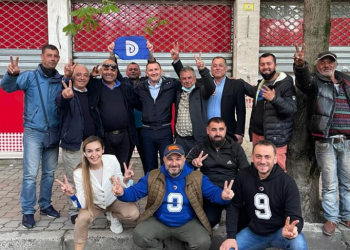 Tiranë/ Dega e PD-së i betohet për besnikëri Bashës!