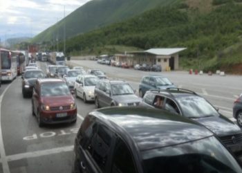 Kosova derdhet në Shqipëri, plot 20 mijë vetë për fundjavë në bregdet
