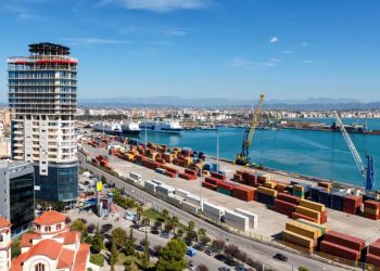 FOTO/ Sekuestrohen 1 milionë paund në portin e Durrësit, dalin detajet e para