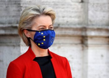 Pandemia/ BE premton se do të shpërndajë 1.3 miliardë vaksina për vendet e varfra