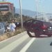 FOTO/ Aksident në autostradën Tiranë-Durrës, makina përfundon mbi trafikndarëse