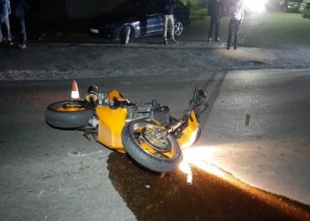 Aksident në Elbasan-Tiranë/ Automjeti përplas keqazi motorrin, drejtuesi ‘fluturon’ në ajër!