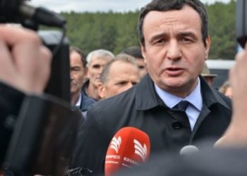 “Papërgjegjësi dhe neglizhencë totale”/ Ish-ministri i Shëndetësisë kritika Kurtit: Harron Kosovën sepse merret me gjendjen në Lindjen e Mesme!