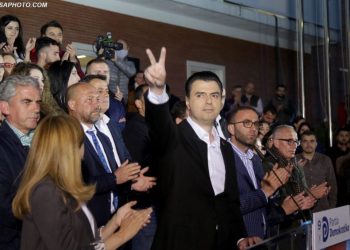 10 arsye të forta përse Lulzim Basha duhet të largohet nga drejtimi i PD