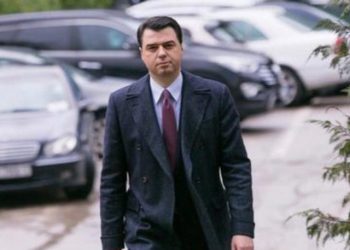 “Mjaft u talle me ne”/ Demokrati sulmon Bashën: E do partinë për të nxjerrët kursimet e Londrës!