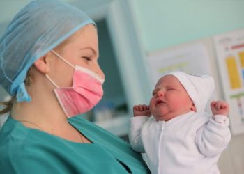 Vijon shpërndarja e bonusit të bebes/ Manastirliu: 12,766 foshnja të lindura në 4 muajit e parë të këtij viti