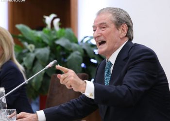 Në kërkim të provave ndaj Berishës: Kur i kërkoi njerëzve të armatosen dhe Llalla e quajti normale. Por ka edhe më…