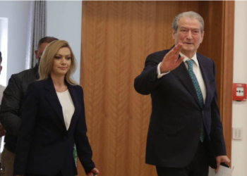 Mjerimi intelektual i mbrojtësve mediatikë të Berishës përballë SHBA