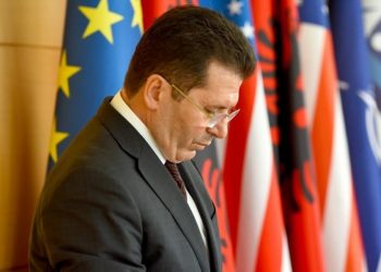 “Bomba” e ish-ambasadorit në Washington: Fatmir Mediu, i rrezikshëm dhe i rrezikuar!