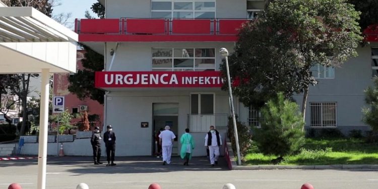Covid në Shqipëri: Humbin jetën pesë qytetarë në 24 orë, infektohen 1,615 të tjerë!