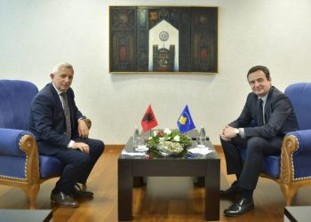 Kurti pret ambasadorin Minxhozi: Qeveritë të angazhohen për të mirën e qytetarëve