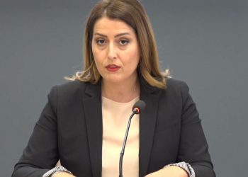 A do të mund të hyjë në BE kush ka marrë vaksinën kineze dhe ruse? Përgjigjet Manastirliu
