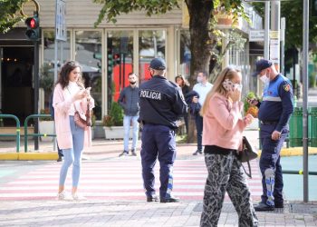 Si pritet të ndryshojnë masat anti-COVID nga Komiteti i Ekspertëve/ Nga heqja e maskës te shkurtimi i orës policore