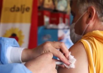 “Shqipëria buzëqesh”/ Manastirliu: Nesër mbërrijnë 11,700 doza të Pfizer, mbi 770 mijë vaksinime deri tani