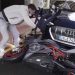 VIDEO / Kampioni i botës rrëzohet nga motori e përfundon me këmbët në ajër
