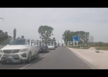 Si gara me makinë në Fushë-Krujë krijoi një karvan automjetesh deri në 15 kilometra (VIDEO)