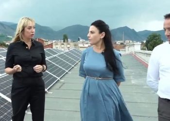 Balluku në Korçë: Mbështetje për sipërmarrësit të cilët kthehen në autoprodhues të energjisë