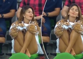 VIDEO/ Kamera fikson tifozen ruse seksi, komentatori ‘shkrihet’ pas saj, i këndon live