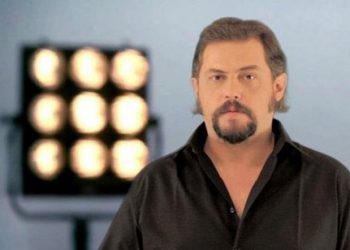 “Fluturo tashmë me engjëjt babai i Teatrit”, Elton Deda dedikim prekës pas vdekjes së Pirro Manit