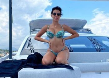 FOTO/ Humbi Ronaldo, fitoi Georgina! 27-vjeçarja rrëmbeu vëmendjen në tribunën e stadiumit