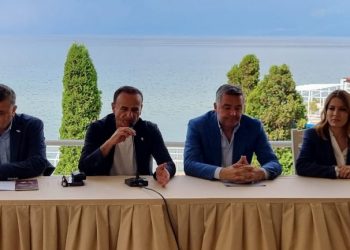 Klosi mbledh Task-Forcën e Turizmit në Pogradec: Sfida kryesore e këtij sezoni do të jetë niveli i shërbimeve dhe rritja e kapaciteteve pritëse