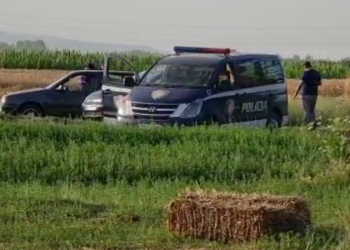 Fier-Emri/ Gjendet një person i pajetë në afërsi të burgut, dyshohet se u helmua