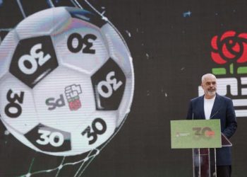 Apeli i Ramës: Ta shpëtojmë vendin nga punësimet jashtë konkurrencës e meritës, vija ndarëse mes socialistit apo tradhtarit