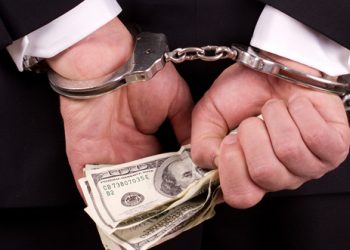 Agjenti i krimit ekonomik: Ish-Dollari, vendi ku shiten telefona dhe konvertohet valutë pa “doganë”