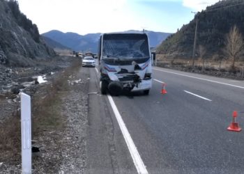 Maqedonia e Veriut/ Autobusi me targa shqiptare bën aksident, mes të lënduarve një fëmijë