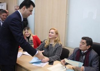 Urimi i parë për Bashën, PPE ‘certifikon’ Gjanën: Rizgjedhje e pastër në krye të PD, të vazhdojmë luftën e përbashkët