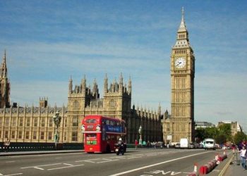 Britania e Madhe shtyn kufizimet deri më 19 Korrik