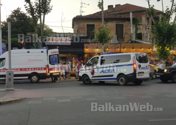 E rëndë në Tiranë/ Kalimtari dhunon gruan që lypte me fëmijët e saj në rrugë (FOTO)