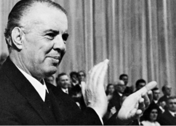 Do vazhdojmë me Enverin, apo do ta braktisim atë? Rrëfimi i Xhelil Gjonit: Pse nuk u shtrua kjo çështje në qershor 1991 dhe cili ishte roli i tij në 45 vjet të regjimit