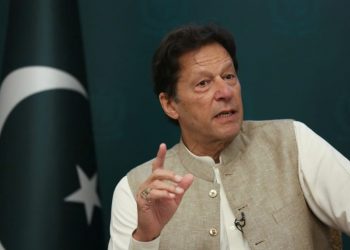 Shokon kryeministri pakistanez: Fajin e kanë gratë, përdhunimet po ndodhin se ato zhvishen, meshkujt nuk janë robotë