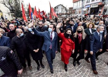 Kosovë/ Brezi i ri shmang gardën e vjetër të liderëve politikë