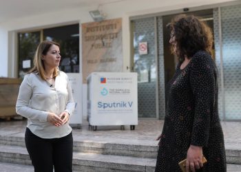 Mbërrijnë 25 mijë vaksina Sputnik, Manastirliu: Ulim fashën e vaksinimit