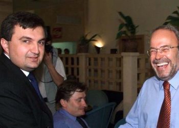 VIDEO / Kur Nano tallej me Metën: Kam respekt për rakinë e Skraparit, jo për skraparllinjtë shperdorues