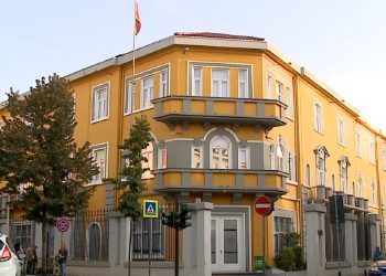 FOTO/ Del vendimi për maturantët, çfarë do të ndryshojë për provimin e matematikës