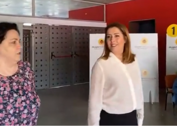 Pedagogët dhe mësuesit marrin dozën e dytë të vaksinës anti-COVID/ Manastirliu: E rëndësishme të bëhen sipas kalendarit
