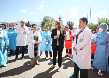“Nga nesër ‘Shefqet Ndroqi’ i rikthehet normalitetit”/ Manastirliu: Rihapet nëse shtohen infektimet.Do shërbejë edhe për trajtimin e…